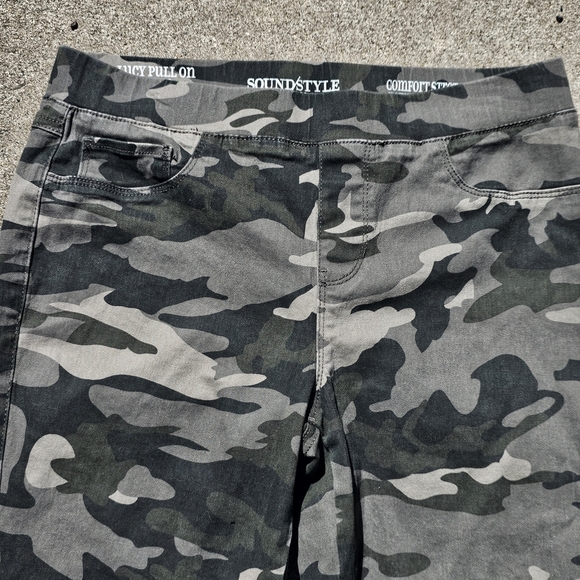 Camouflage Lucy pull on ankle leggings - Picture 2 of 9